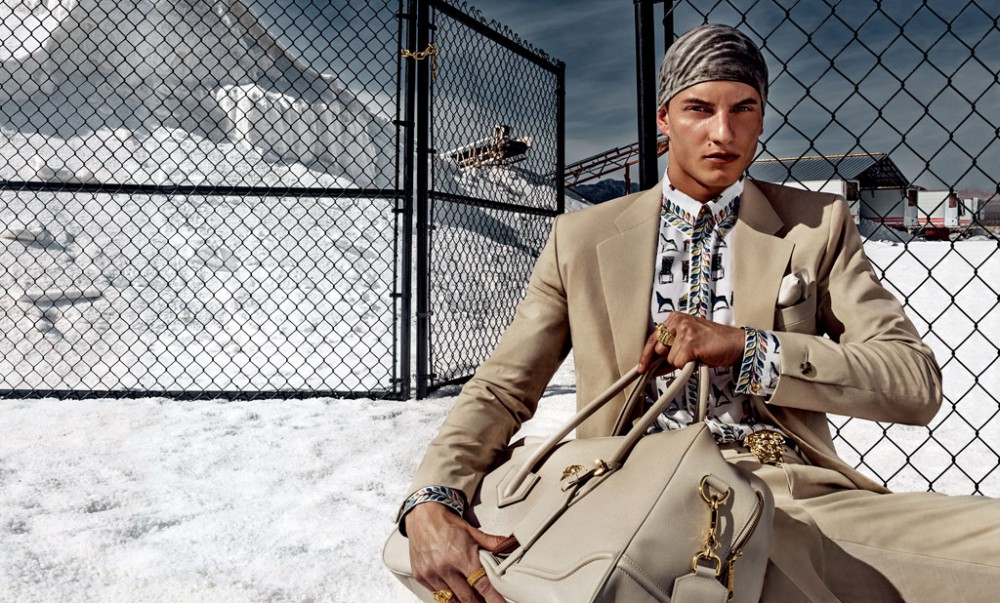  &copy; Versace